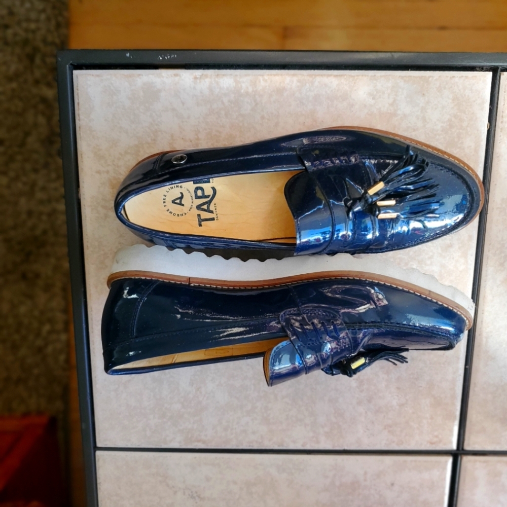 Gorgeous patten leather loafer
